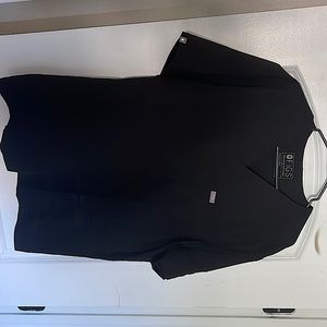 XL Fogs Black scrub tops Never worn. Washed once